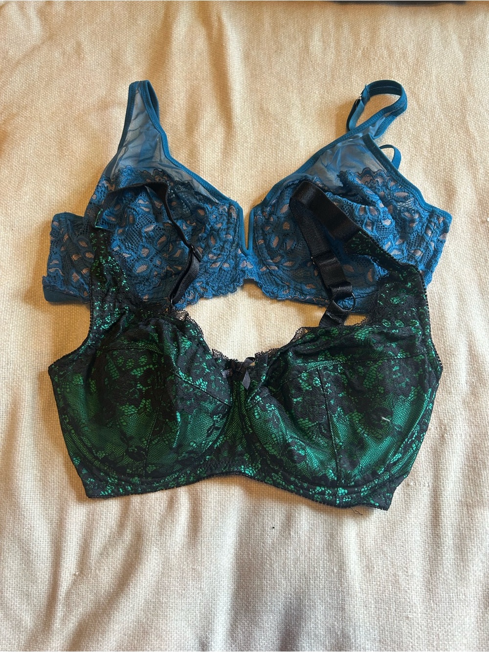 2 Frederick’s of Hollywood bras 34F